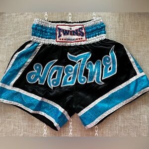 Twins Muay Thai kickboxing shorts size L